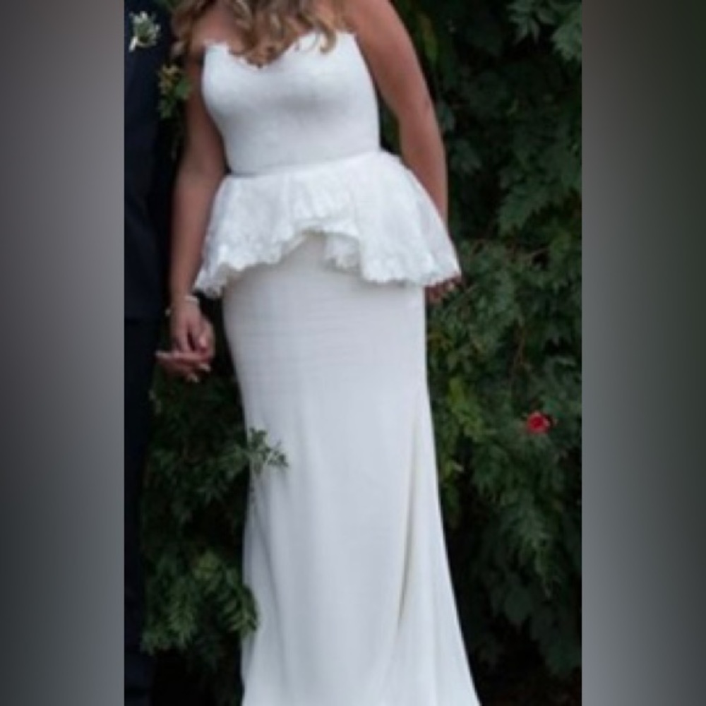 Mariana Hardwick Peplum Wedding Gown - Picture 3 of 9